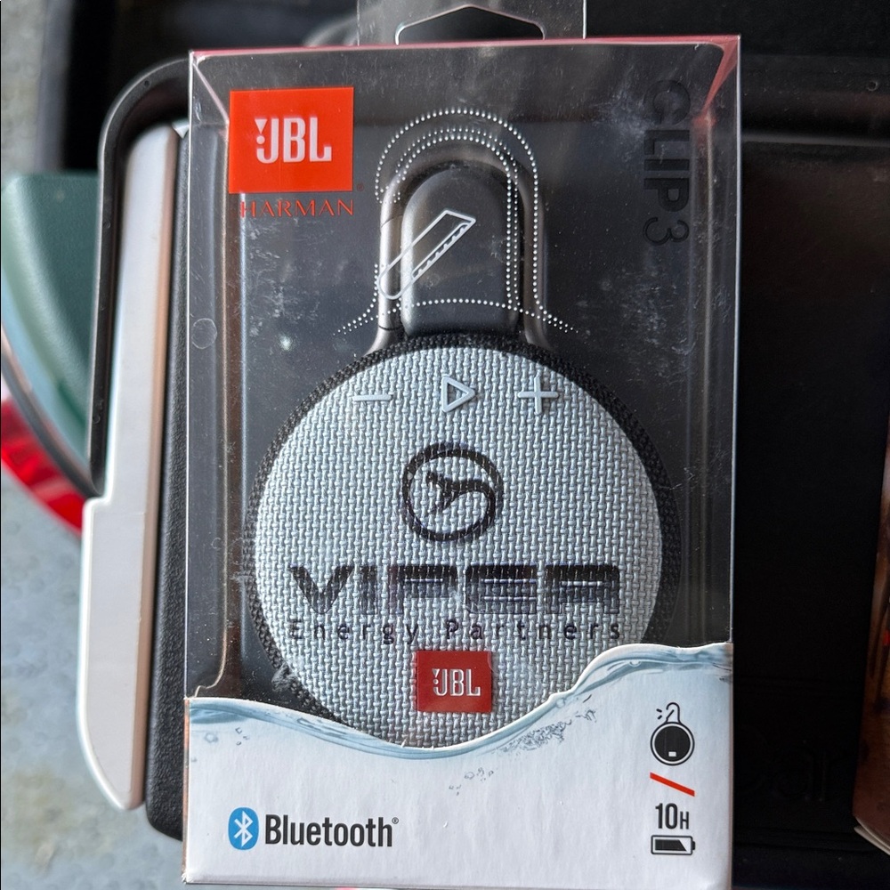 JBL Clip 3 Bluetooth Speaker - Silver